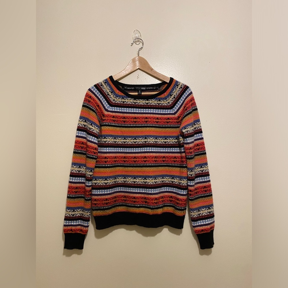Aqua Cashmere Multicolor Patterned Crew Neck Sweater. Size M